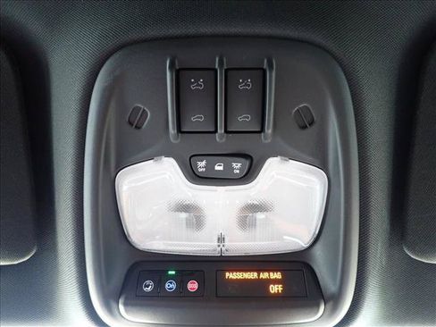 Used 2025 GMC Canyon AT4 w/ Technology Plus Package AWD/4WD image 23