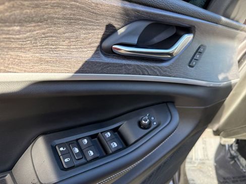 New 2025 Jeep Grand Cherokee Limited image 12