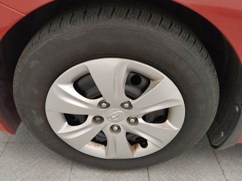 Used 2016 Hyundai Elantra SE FWD image 31
