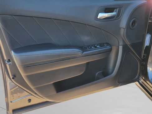 Used 2022 Dodge Charger SXT w/ Blacktop Package image 17