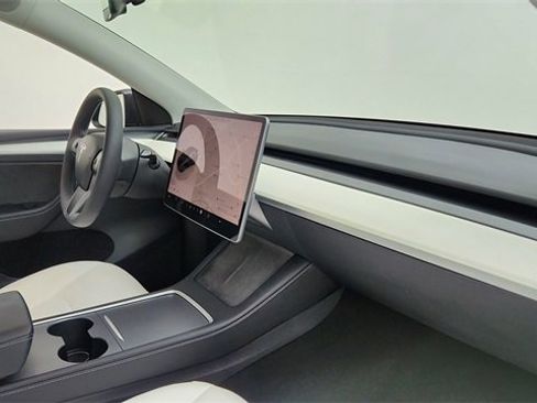 Used 2024 Tesla Model Y Long Range image 20