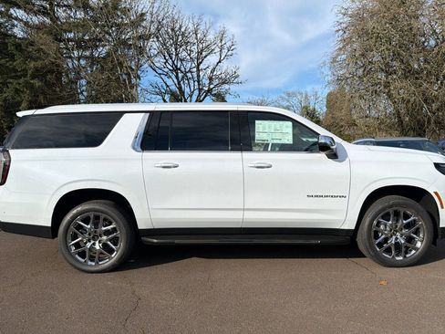 New 2026 Chevrolet Suburban Premier w/ Sun And Tow Package AWD/4WD image 4