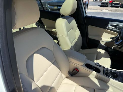 Used 2016 Mercedes-Benz GLA 250 4MATIC image 19