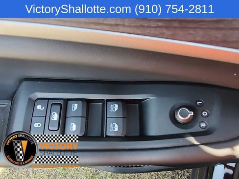 Used 2023 Jeep Grand Cherokee Limited w/ Black Appearance Package AWD/4WD image 21