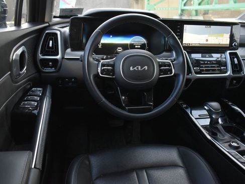 Used 2023 Kia Sorento SX AWD/4WD image 17