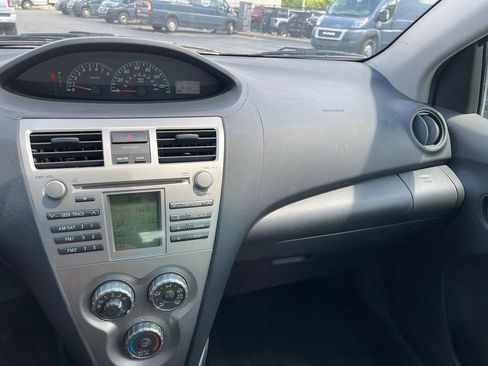 Used 2010 Toyota Yaris Sedan FWD image 13