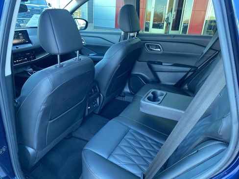 Used 2024 Nissan Rogue Platinum w/ Platinum Premium Package image 17