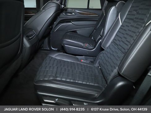 Used 2022 Cadillac Escalade Sport Platinum w/ LPO, ONYX Package AWD/4WD image 28