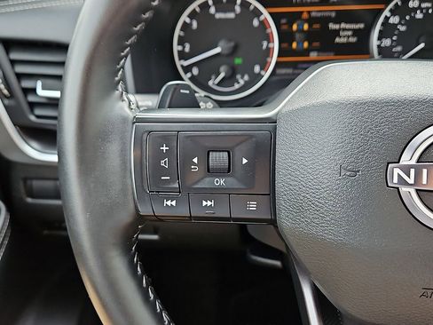 Used 2025 Nissan Rogue SV FWD image 20