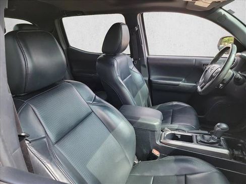 Used 2018 Toyota Tacoma Limited AWD/4WD image 14