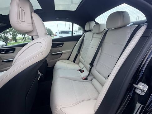 Used 2025 Mercedes-Benz C 300 Sedan image 25