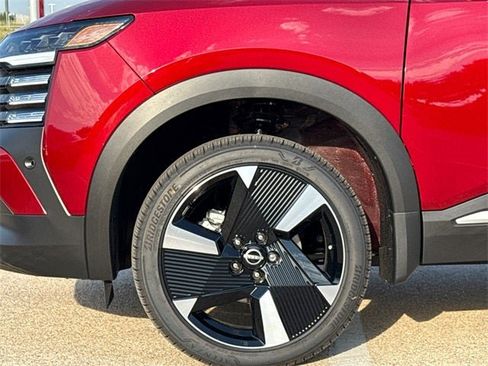 New 2026 Nissan Kicks SR image 6