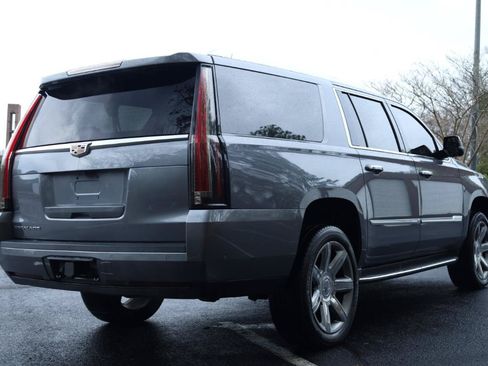 Used 2019 Cadillac Escalade ESV Luxury RWD image 5
