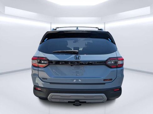 Used 2024 Honda Pilot TrailSport image 4