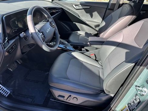 Used 2024 Kia Niro EX Touring image 20