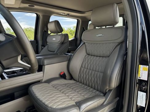 Used 2025 Ford F350 Platinum w/ Platinum Plus Package AWD/4WD image 29