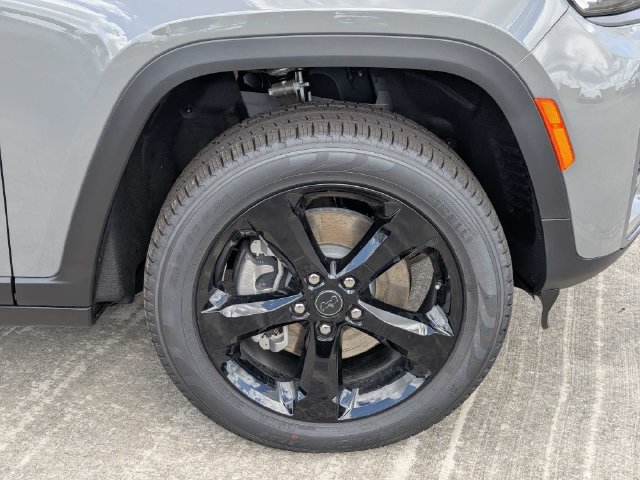 New 2027 Jeep Grand Cherokee Limited w/ Limited Altitude Package RWD image 12