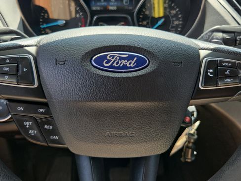 Used 2017 Ford Escape SE FWD image 26