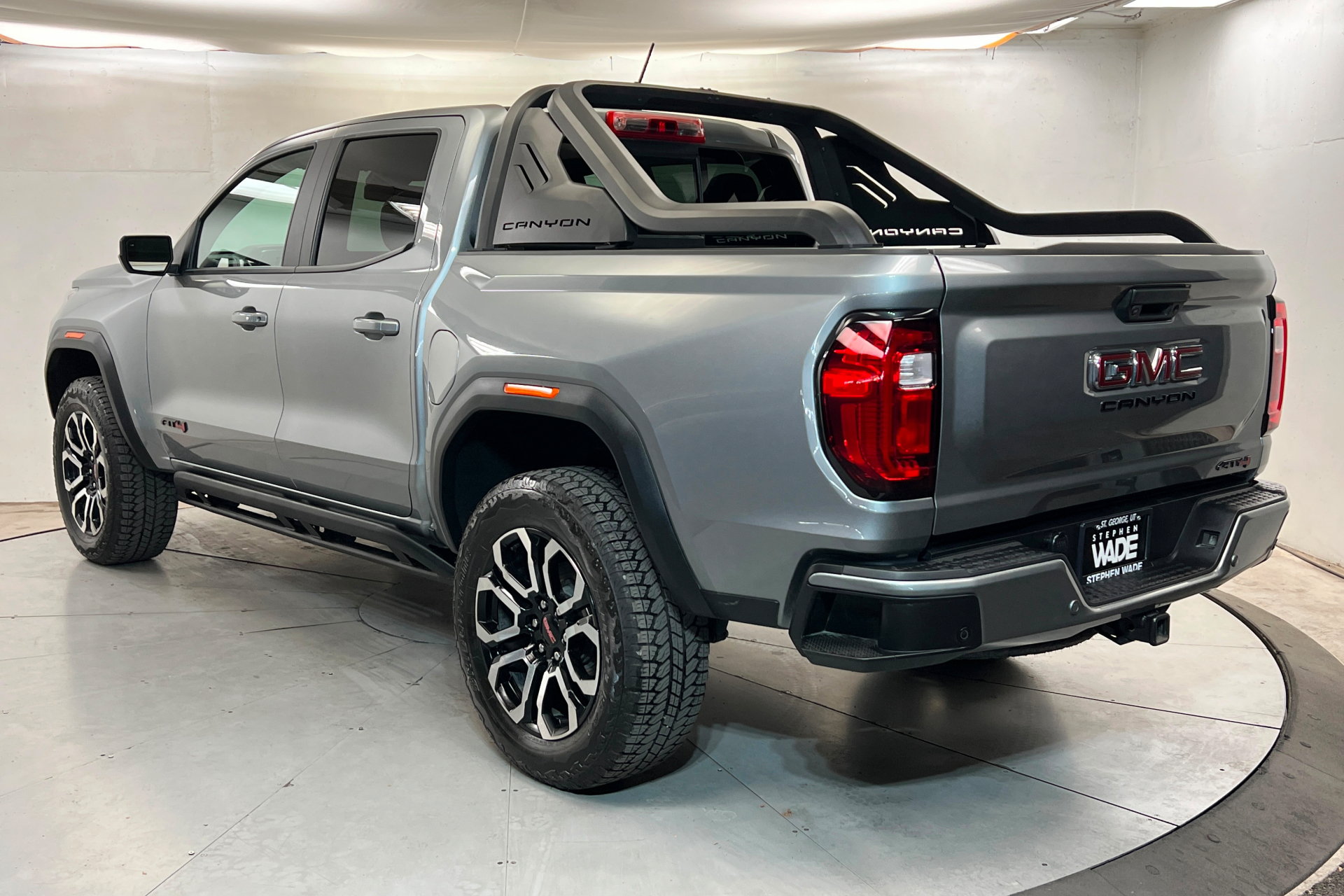 Used 2025 GMC Canyon AT4 w/ Nightfall Edition AWD/4WD image 3