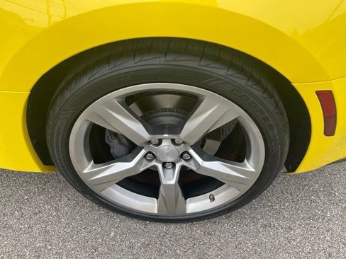Used 2018 Chevrolet Camaro SS RWD image 26