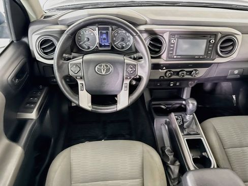 Used 2019 Toyota Tacoma SR5 RWD image 3