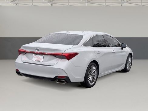 Used 2022 Toyota Avalon Limited image 7