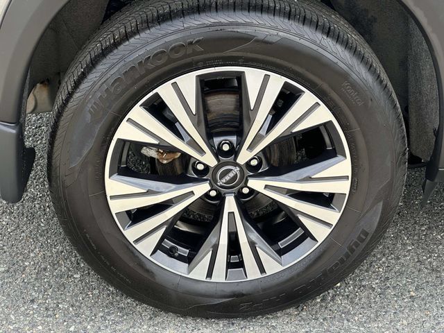 Used 2023 Nissan Rogue SV AWD/4WD image 10