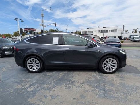 Used 2019 Tesla Model X Long Range image 2