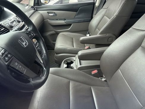 Used 2016 Honda Odyssey Touring Elite image 9
