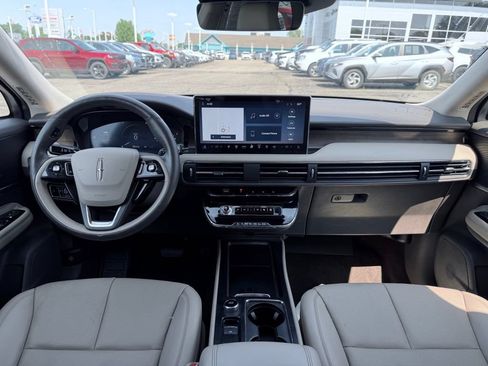 Certified 2023 Lincoln Corsair Reserve w/ Equipment Group 201A AWD/4WD image 28