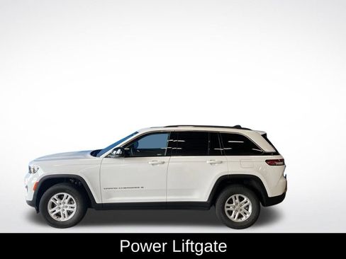Used 2023 Jeep Grand Cherokee Laredo w/ Luxury Tech Group I AWD/4WD image 16