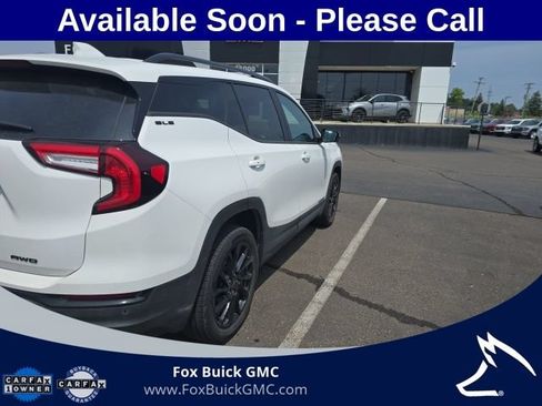 Used 2023 GMC Terrain SLE w/ Driver Convenience Package AWD/4WD image 4