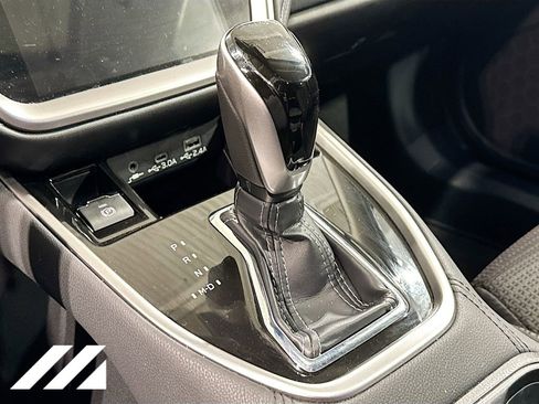 Used 2025 Subaru Outback Premium AWD/4WD image 18