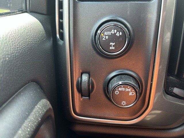 Used 2018 Chevrolet Silverado 1500 LT AWD/4WD image 17