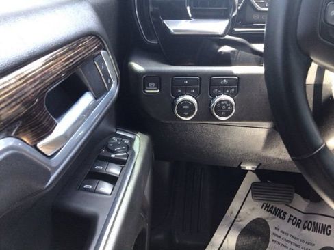 Used 2025 GMC Sierra 2500 SLE w/ Preferred Package AWD/4WD image 10