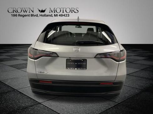 Used 2024 Honda HR-V LX image 5