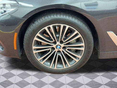 Used 2018 BMW 530i xDrive AWD/4WD image 10