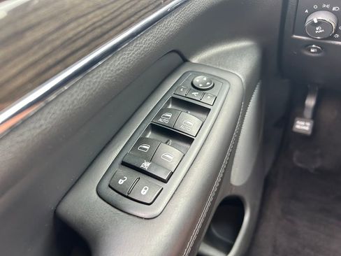 Used 2016 Jeep Grand Cherokee High Altitude AWD/4WD image 21
