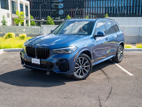 Used 2023 BMW X5 xDrive40i w/ M Sport Package AWD/4WD image 1