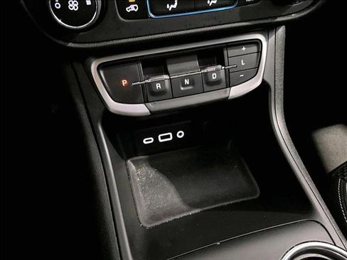 Used 2023 GMC Terrain SLE FWD image 26