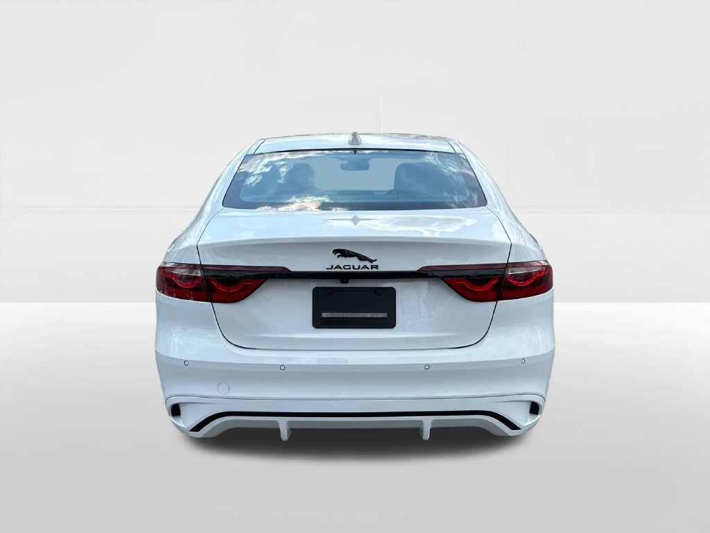 Used 2024 Jaguar XF R-Dynamic SE AWD/4WD image 3