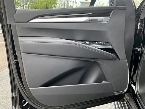 New 2026 Cadillac Escalade Luxury w/ LPO, Floor Liner Package AWD/4WD image 11