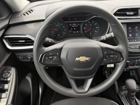 Certified 2023 Chevrolet TrailBlazer LS FWD image 13