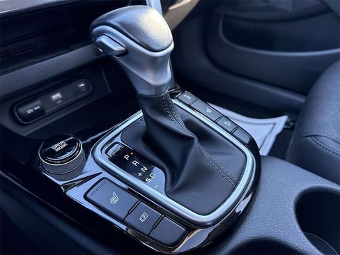 Used 2024 Kia Seltos EX image 22