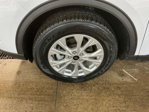 Used 2025 Ford Escape Active image 11