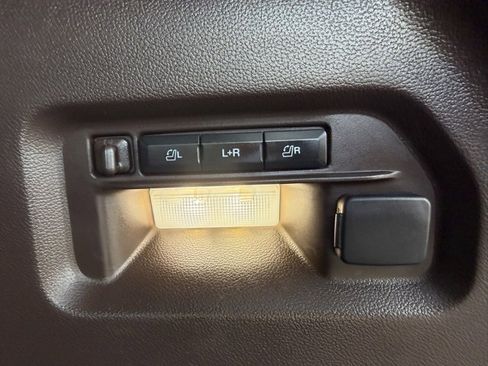 Used 2023 Ford Explorer King Ranch w/ Technology Package image 45