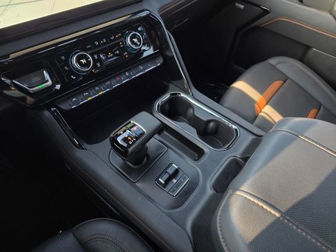 Used 2025 GMC Sierra 1500 AT4 w/ AT4 Premium Package image 20