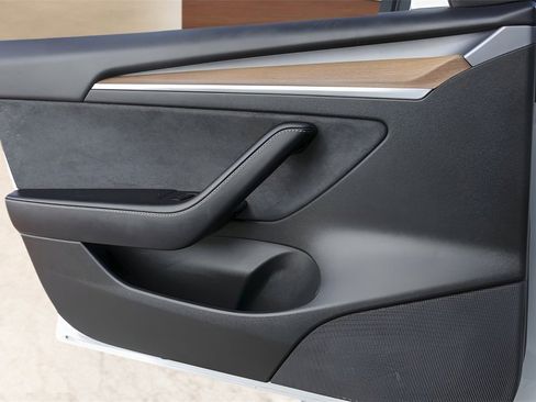 Used 2021 Tesla Model 3 Performance image 19