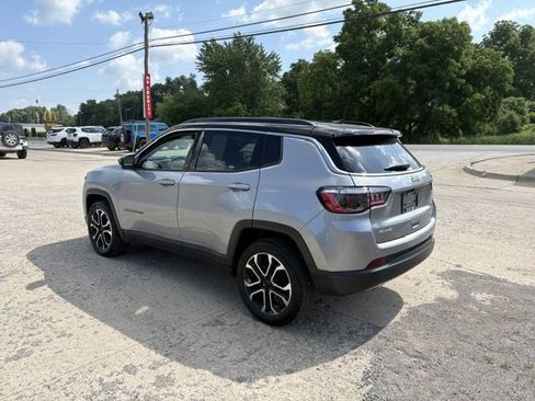 Used 2023 Jeep Compass Limited AWD/4WD image 6