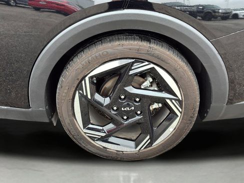 Certified 2025 Kia K4 EX image 31